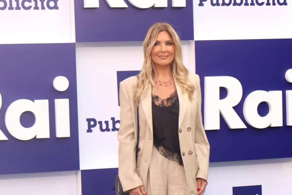 Selvaggia Lucarelli si schiera con Sophie Codegoni e attacca sui social