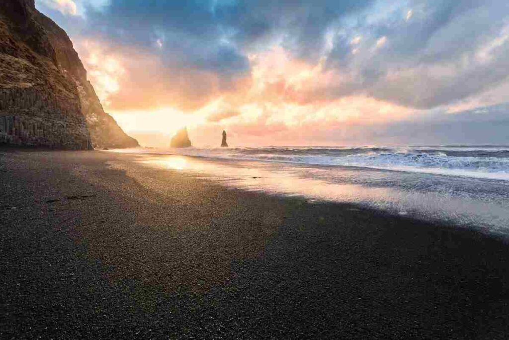 spiagge nere: una la trovi anche in italia