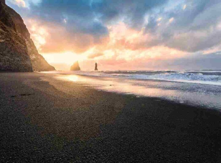 spiagge nere: una la trovi anche in italia