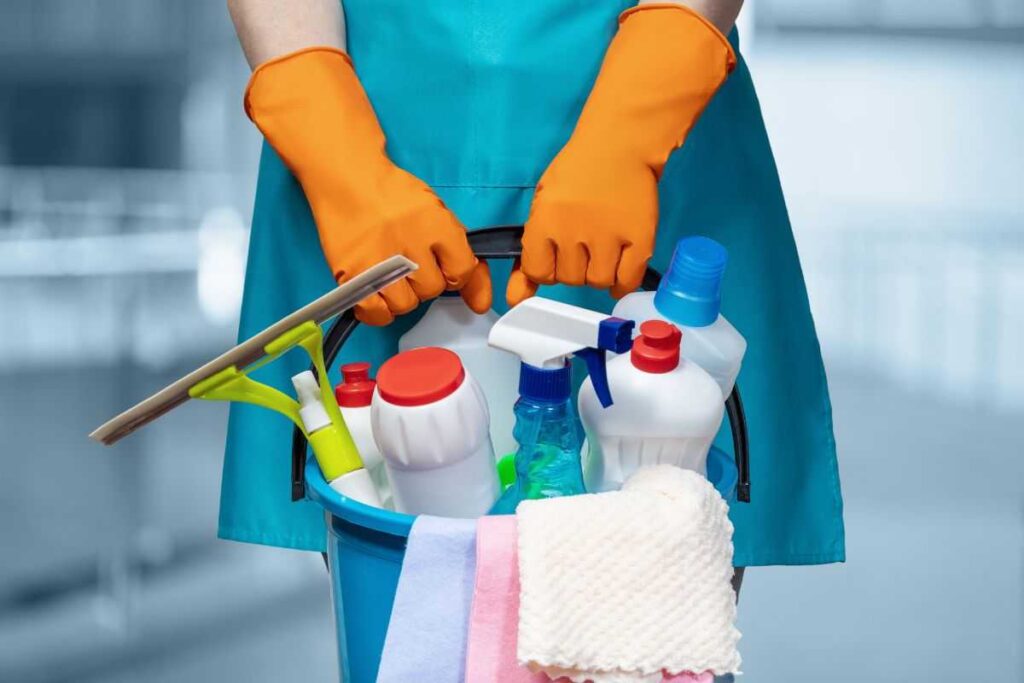 risparmiare sulla donna delle pulizie: metodo efficace